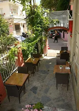 Alis * Κουσάντασι